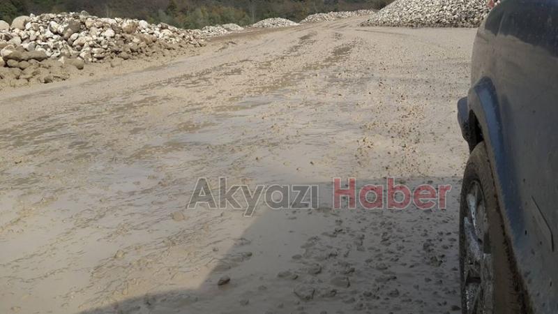 Baraj Yolu Çamurdan Geçilmiyor