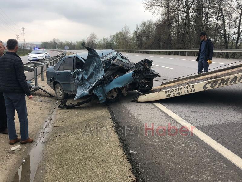 Bariyerlere saplanan araçtan sağ çıktı