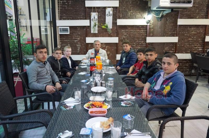  Başarılı Güreşçilere Yemek Ödülü