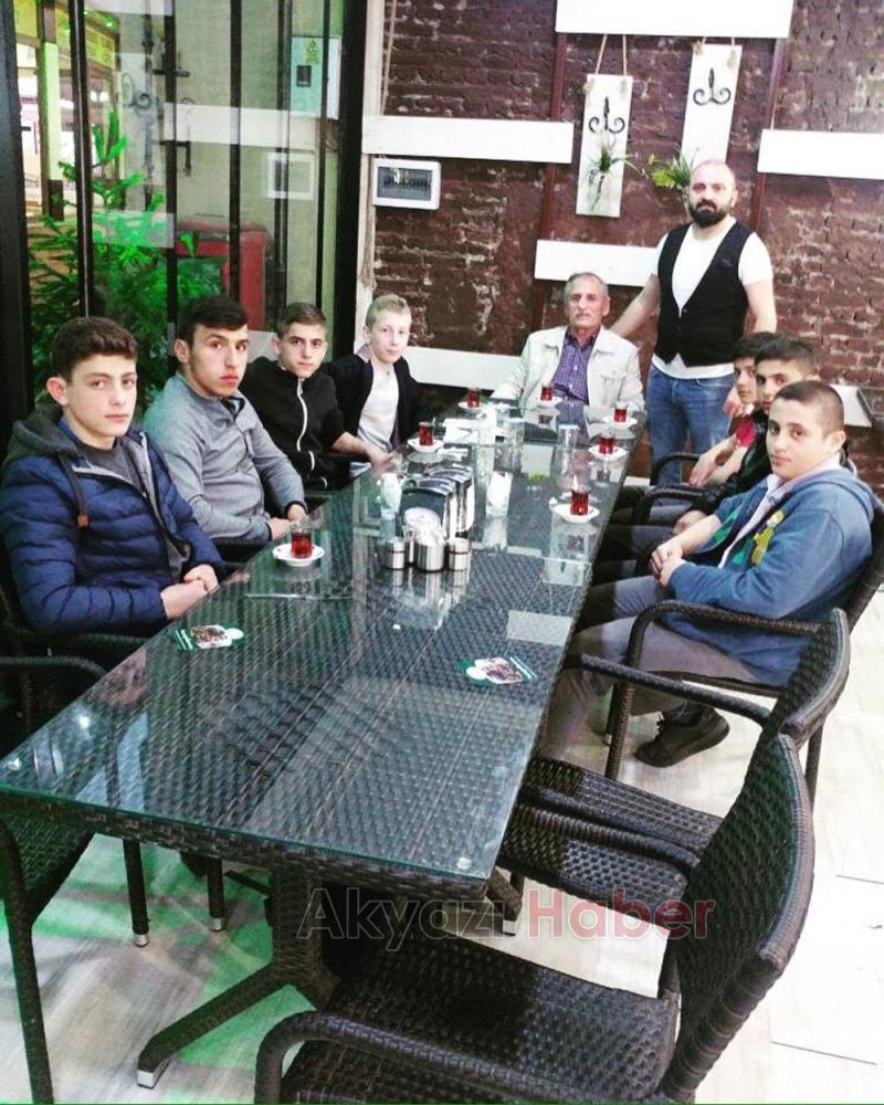  Başarılı Güreşçilere Yemek Ödülü