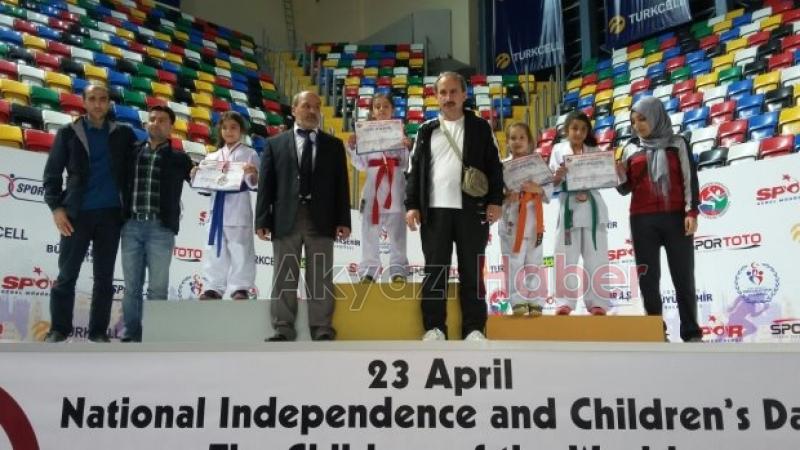 Başarılı Sporculara İstanbul Gezisi