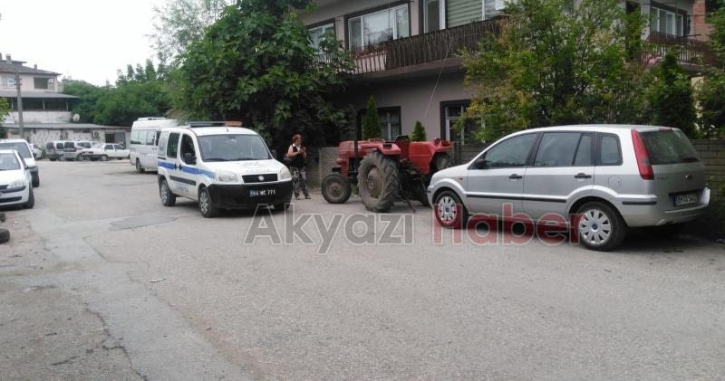 Başı evin girişini kapatan sürücülerle dertte