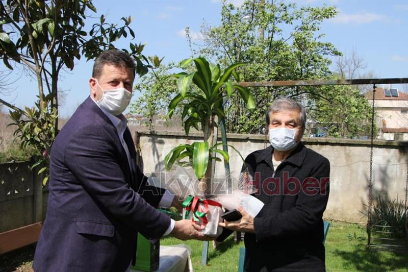 Başkan 65 yaş Üstü Basın Mensuplarına ziyaret etti