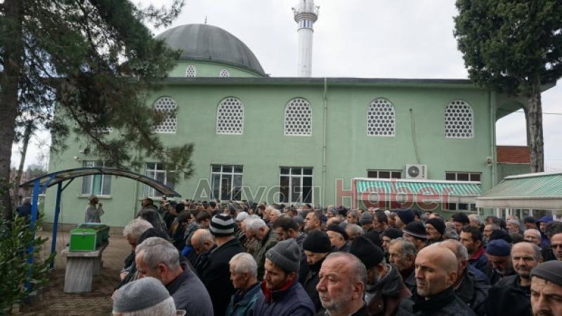 Başkan Ailesi Büyüğünü Defnetti