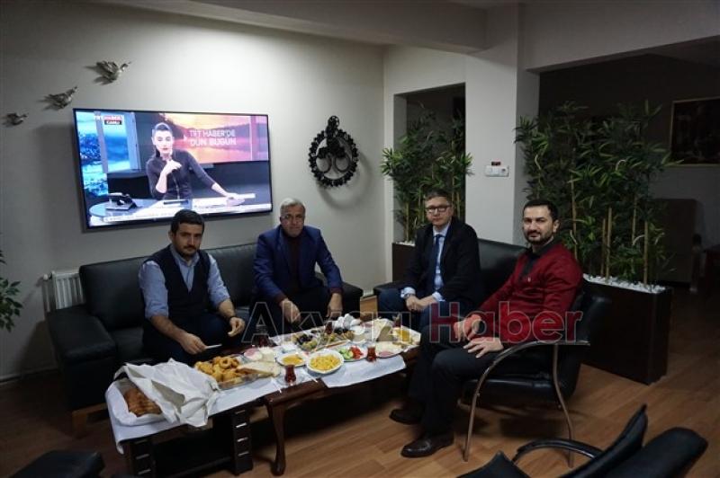 Başkan Akcan Akyazı Haberin Kahvaltı Davetine Katıldı