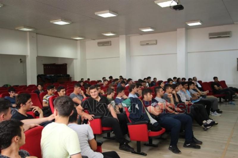  BAŞKAN AKCAN BİLEK GÜREŞİ TURNUVASINI YAKINDAN TAKİP ETTİ