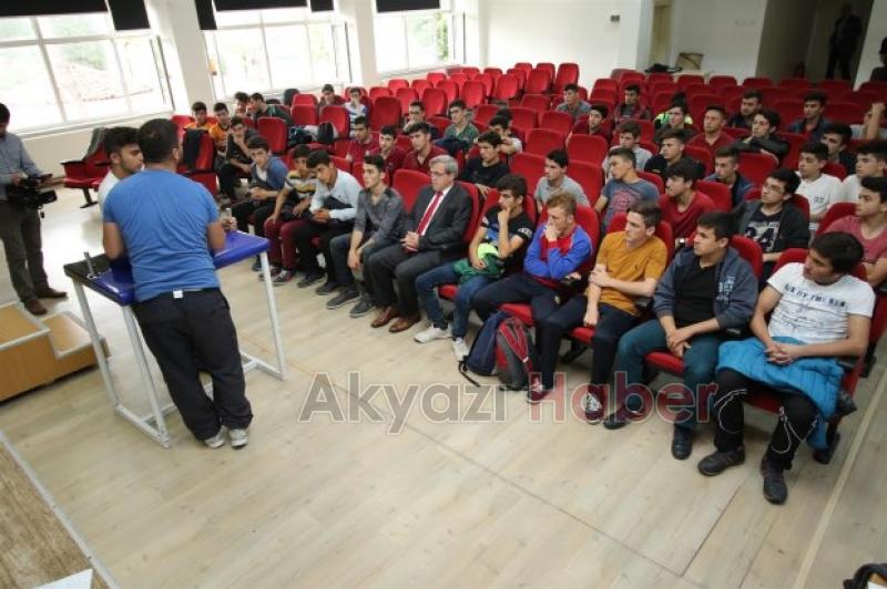  BAŞKAN AKCAN BİLEK GÜREŞİ TURNUVASINI YAKINDAN TAKİP ETTİ