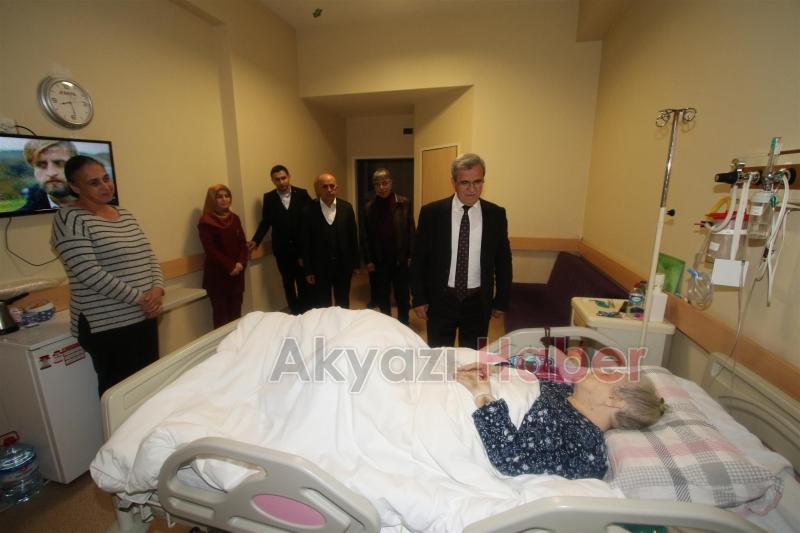 BAŞKAN AKCAN MEVLİD KANDİLİNDE HASTALARI ZİYARET ETTİ