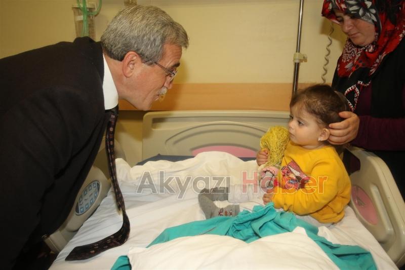 BAŞKAN AKCAN MEVLİD KANDİLİNDE HASTALARI ZİYARET ETTİ