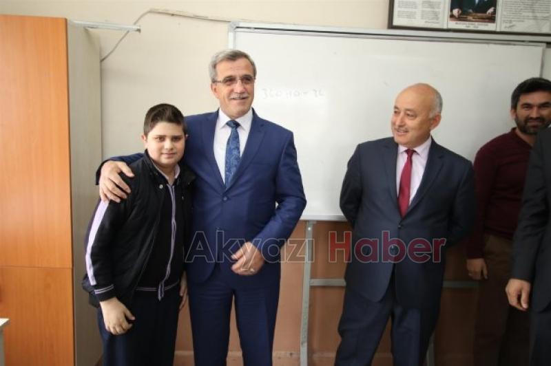 BAŞKAN AKCAN ÖĞRENCİLERİN DAVETİNİ GERİ ÇEVİRMEDİ