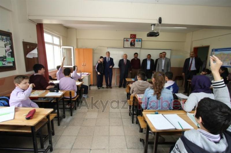 BAŞKAN AKCAN ÖĞRENCİLERİN DAVETİNİ GERİ ÇEVİRMEDİ