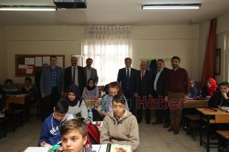 BAŞKAN AKCAN ÖĞRENCİLERİN DAVETİNİ GERİ ÇEVİRMEDİ