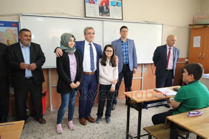 BAŞKAN AKCAN ÖĞRENCİLERİN DAVETİNİ GERİ ÇEVİRMEDİ