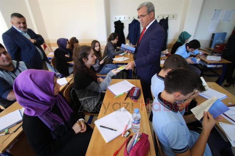 BAŞKAN AKCAN OKUL ZİYARETLERİNE DEVAM EDİYOR