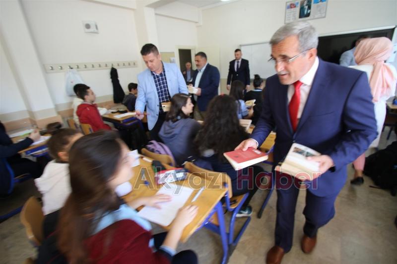 BAŞKAN AKCAN OKUL ZİYARETLERİNE DEVAM EDİYOR