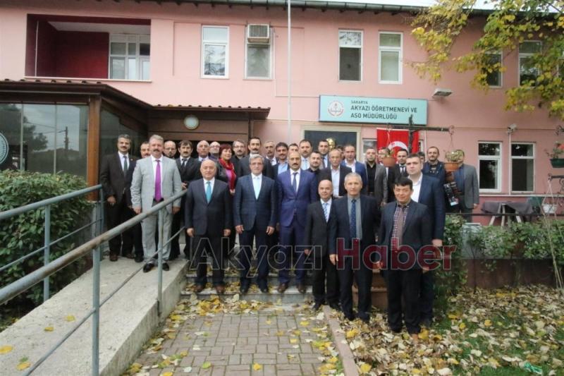 BAŞKAN AKCAN ORTA OKUL ve LİSE MÜDÜRLERİ İLE TOPLANTIDA BİRARAYA GELDİ