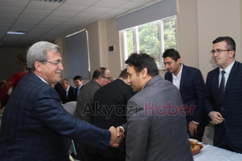 BAŞKAN AKCAN ORTA OKUL ve LİSE MÜDÜRLERİ İLE TOPLANTIDA BİRARAYA GELDİ