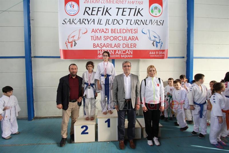 BAŞKAN AKCAN REFİK TETİK JUDO TURNUVASINI YAKINDAN İZLEDİ