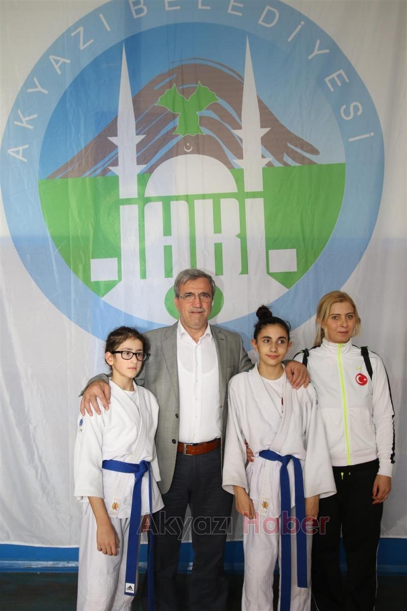 BAŞKAN AKCAN REFİK TETİK JUDO TURNUVASINI YAKINDAN İZLEDİ