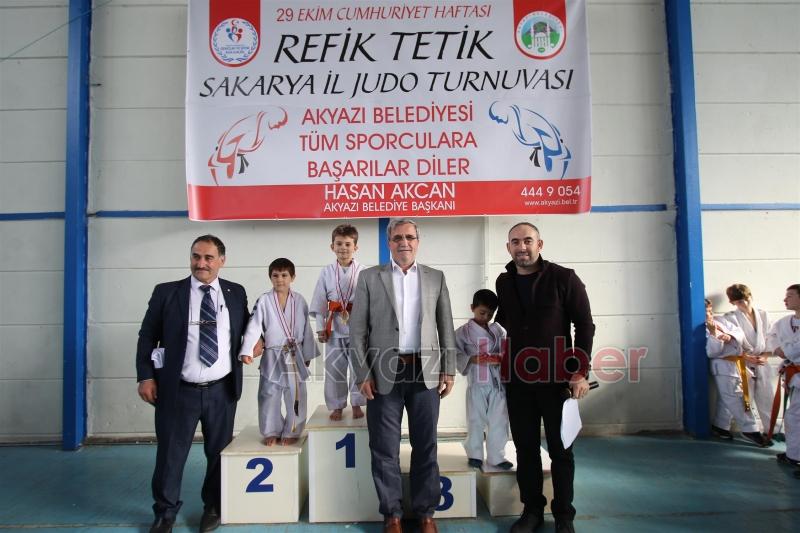 BAŞKAN AKCAN REFİK TETİK JUDO TURNUVASINI YAKINDAN İZLEDİ