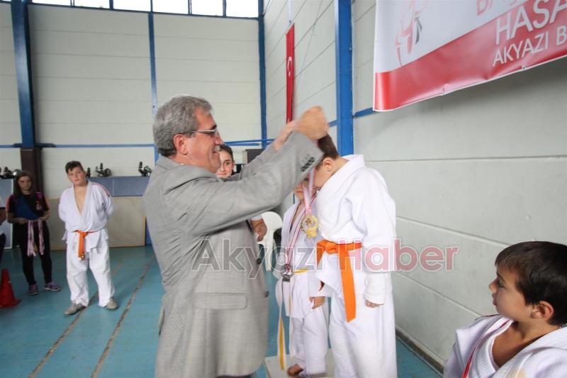 BAŞKAN AKCAN REFİK TETİK JUDO TURNUVASINI YAKINDAN İZLEDİ