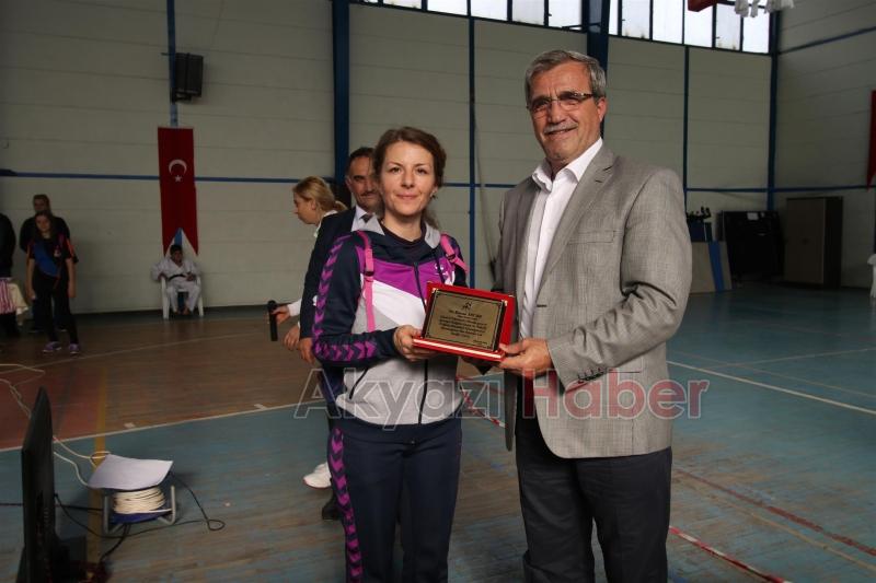 BAŞKAN AKCAN REFİK TETİK JUDO TURNUVASINI YAKINDAN İZLEDİ