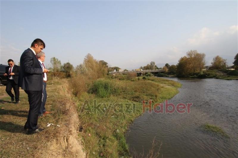 Başkan Akcan ve Kaymakam Kalaylı Mudurnu Deresini İnceledi