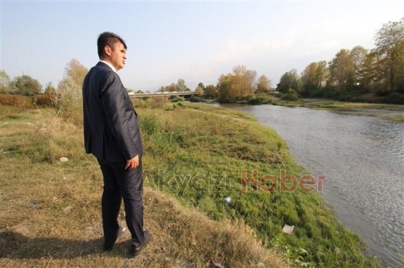 Başkan Akcan ve Kaymakam Kalaylı Mudurnu Deresini İnceledi