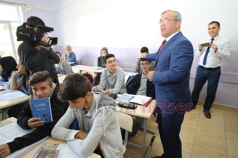 BAŞKAN AKCAN YENİ EĞİTİM ÖĞRETİM YILI ZİYARETLERİNE BAŞLADI