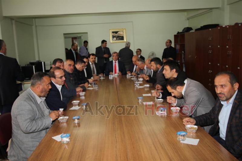 BAŞKAN AKCAN’DAN CUMHURİYET ORTAOKULUNA ZİYARET