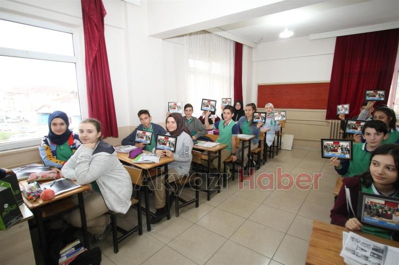 Başkan Akcan’dan Öğrencilere Fotoğraf Hatırası