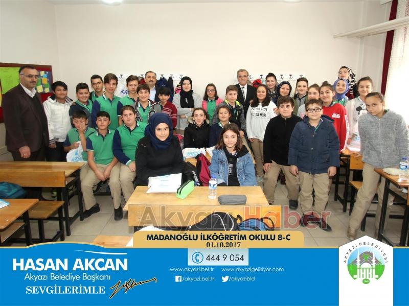 Başkan Akcan’dan Öğrencilere Fotoğraf Hatırası