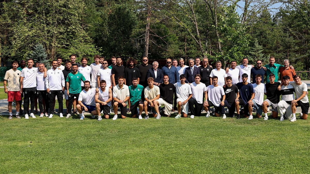 Başkan Alemdar'dan Sakaryaspor'a moral ziyareti