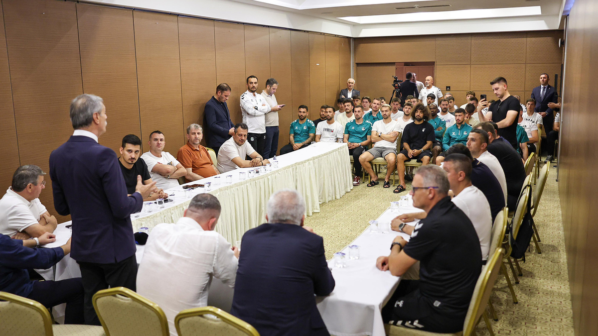 Başkan Alemdar'dan Sakaryaspor'a moral ziyareti