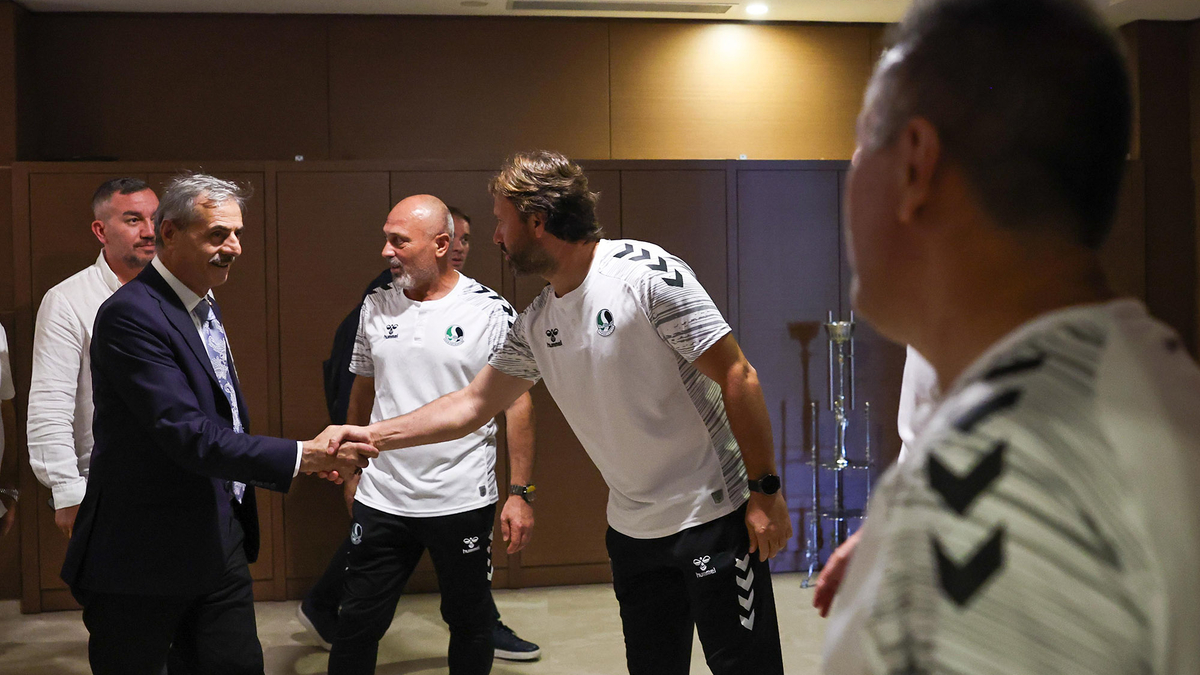 Başkan Alemdar'dan Sakaryaspor'a moral ziyareti