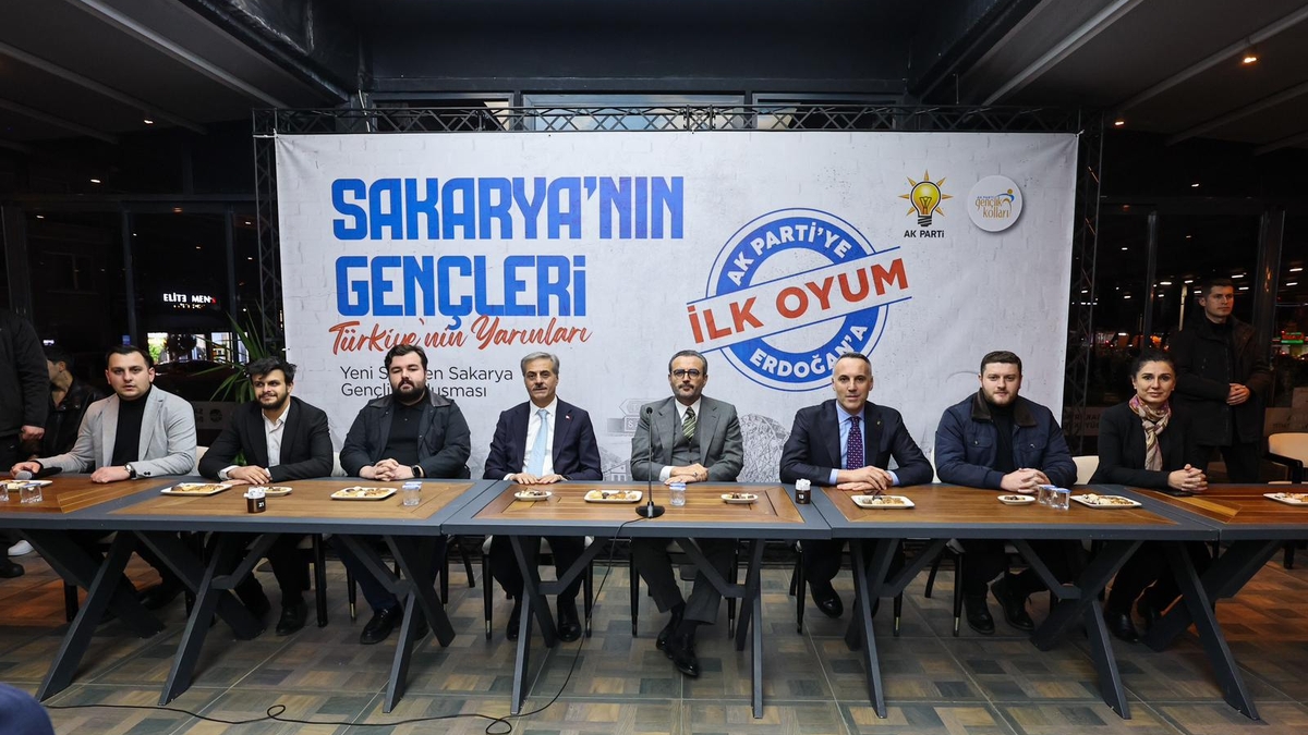 Başkan Alemdar gençlerle bir araya geldi