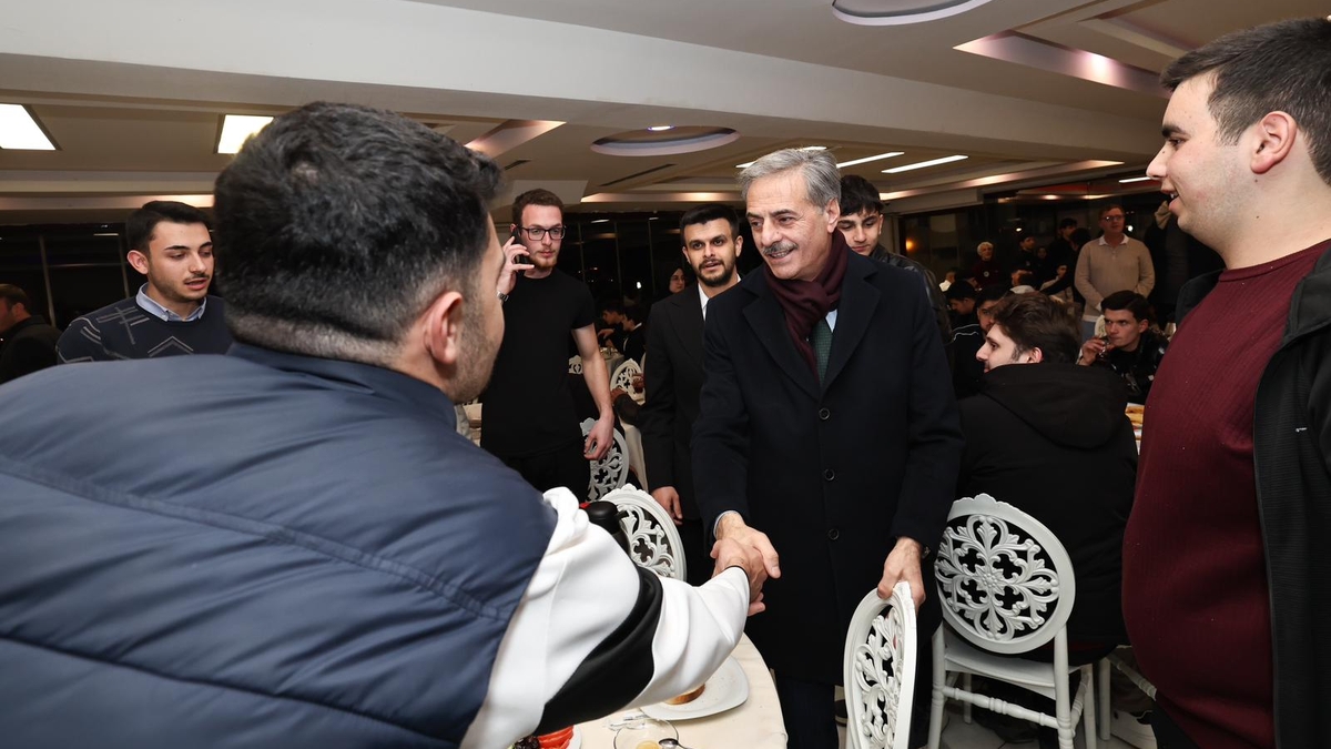 Başkan Alemdar Gençlik Sofrası sahur programına katıldı