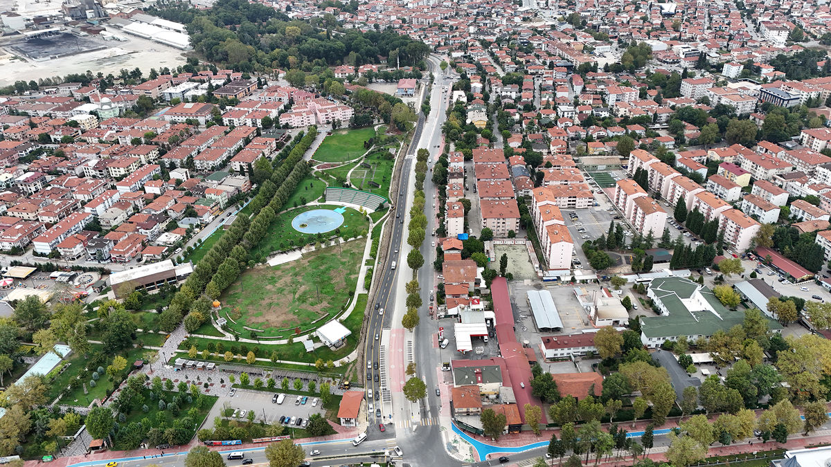 Başkan Alemdar metrobüste vatandaşlarla yolculuk etti, talepleri dinledi