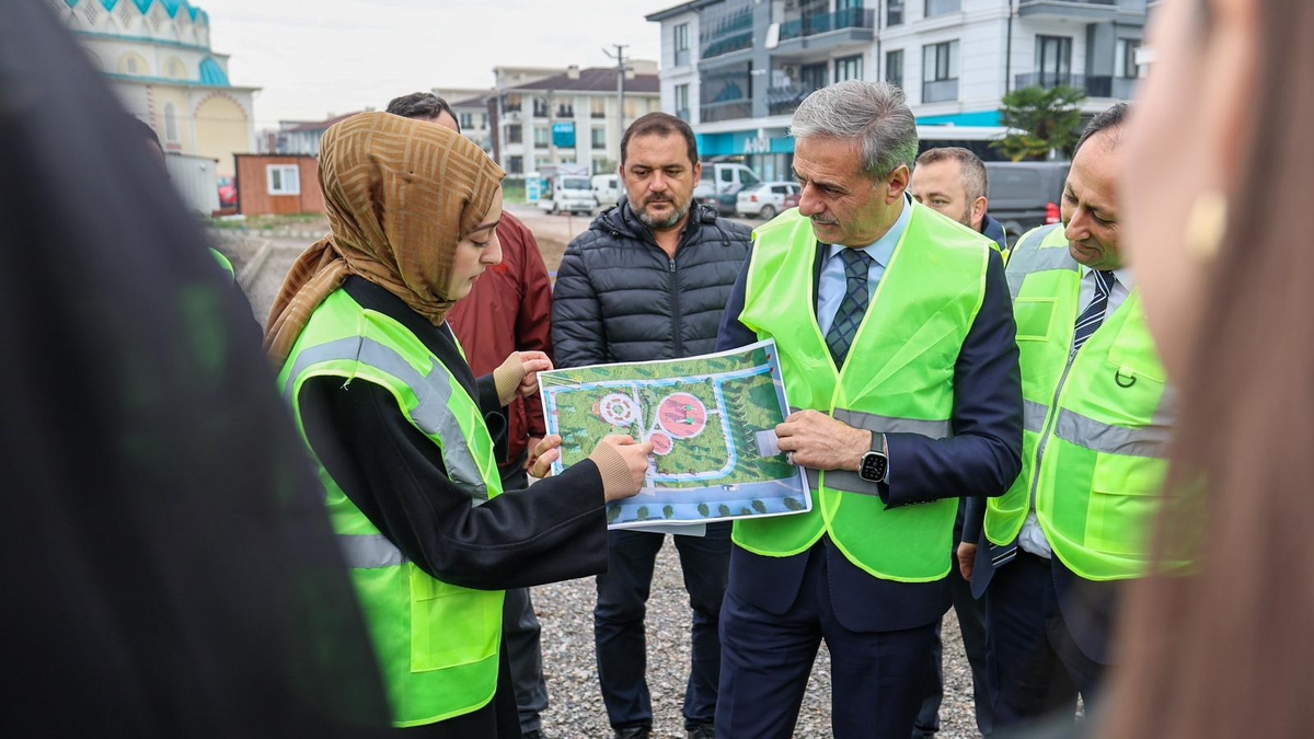 Başkan Alemdar, Peyzaj Mimarlığı öğrencileriyle inceledi