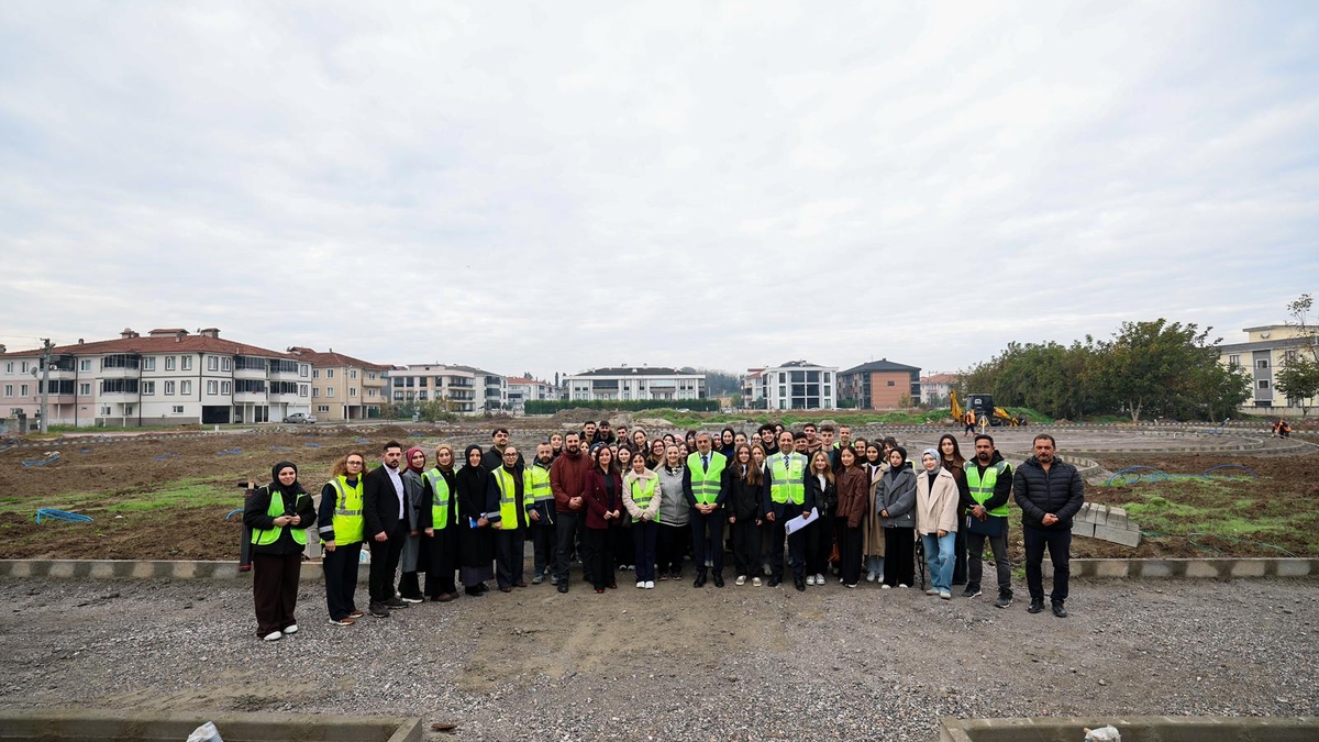 Başkan Alemdar, Peyzaj Mimarlığı öğrencileriyle inceledi