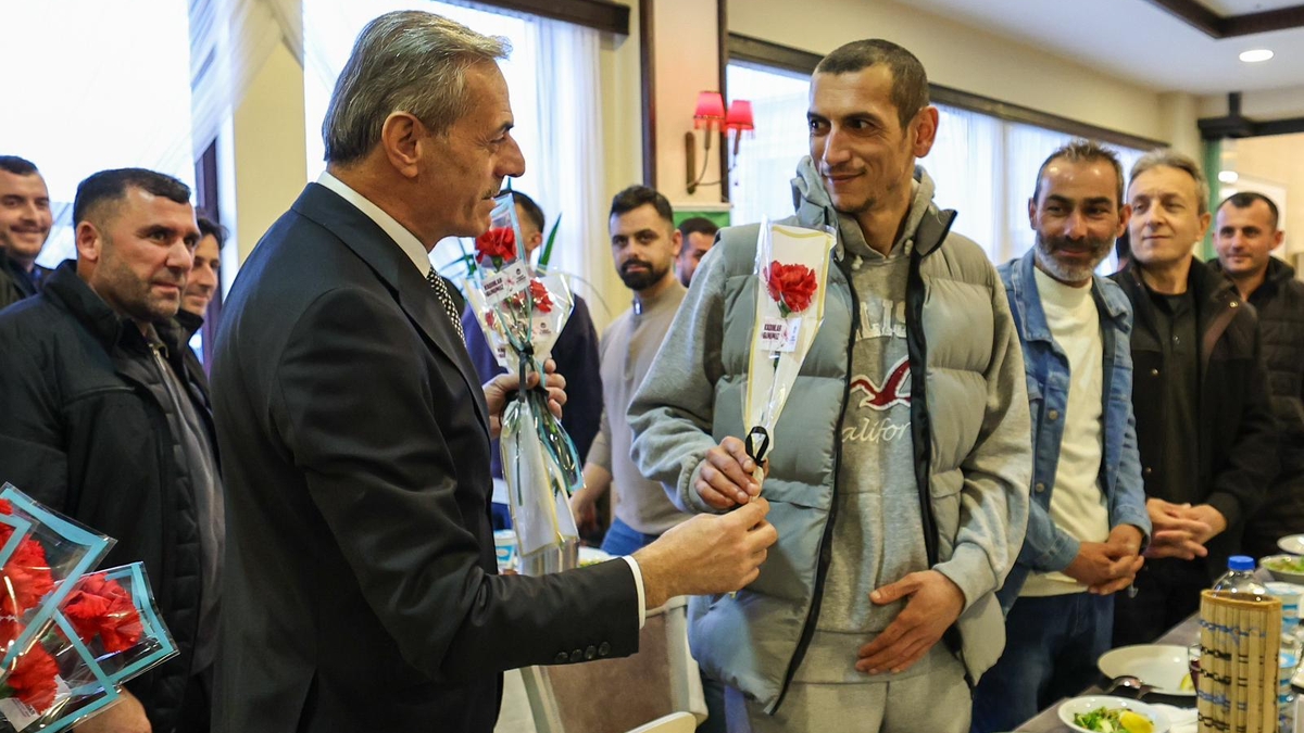 Başkan Alemdar SASKİ ve Belpaş personeli ile iftar yaptı