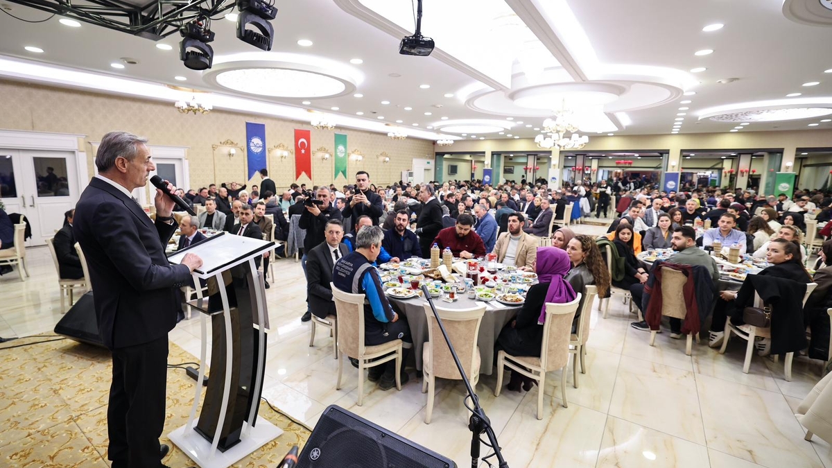 Başkan Alemdar SASKİ ve Belpaş personeli ile iftar yaptı