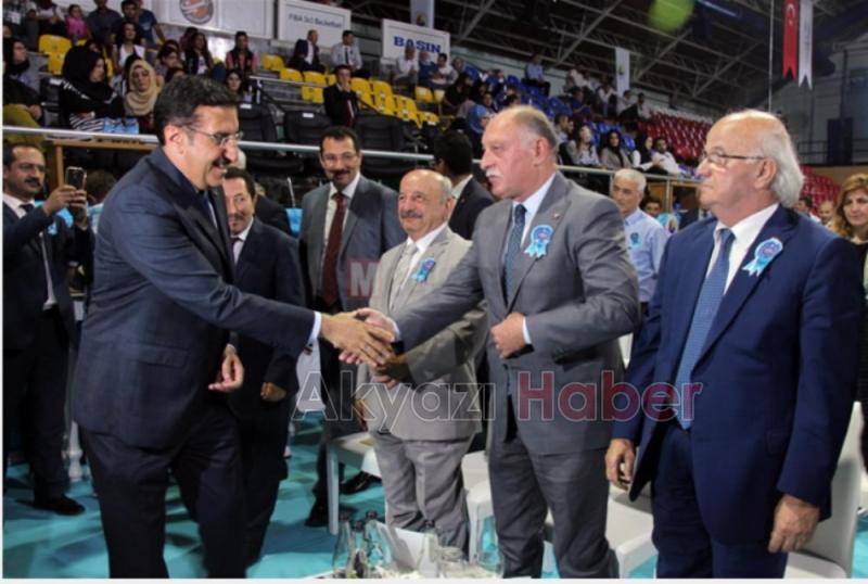 BAŞKAN BAYRAKTAR ÖDÜLLERİ DAĞITTI