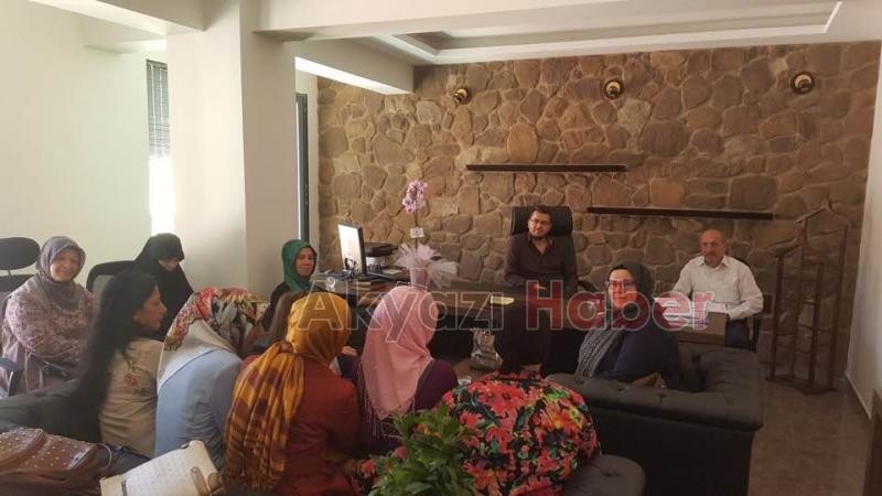  Başkan Bora ve Kadın Kolları Başkanı Oya Asan Yeni Avukat Bürosunu Ziyaret Etti