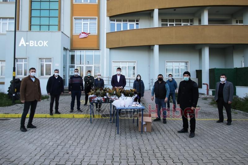 Başkan Soykan Sağlık Çalışanlarının Kandilini Kutladı