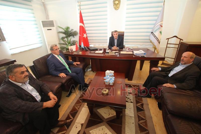 BAŞKAN TOÇOĞLU AKYAZI’DAKİ ÇALIŞMALARI YERİNDE İNCELEDİ