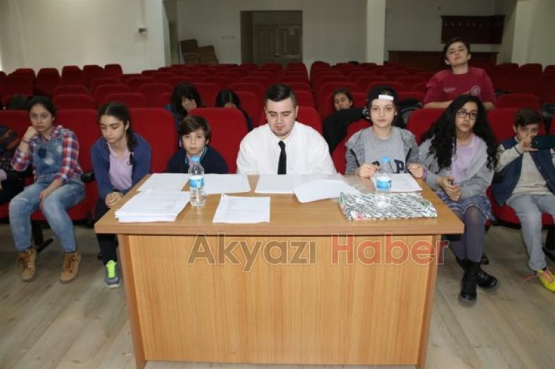 BAŞKANDAN 19 MAYISTA TİYATRO GÖSTERİMİ