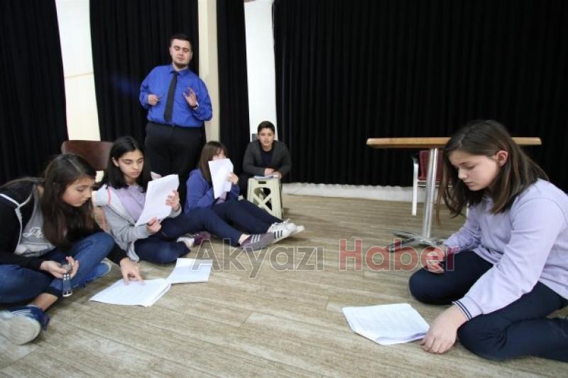 BAŞKANDAN 19 MAYISTA TİYATRO GÖSTERİMİ