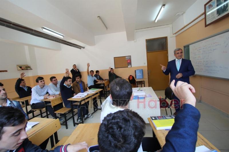  BAŞKAN'DAN İMAMHATİP LİSESİNE ZİYARET