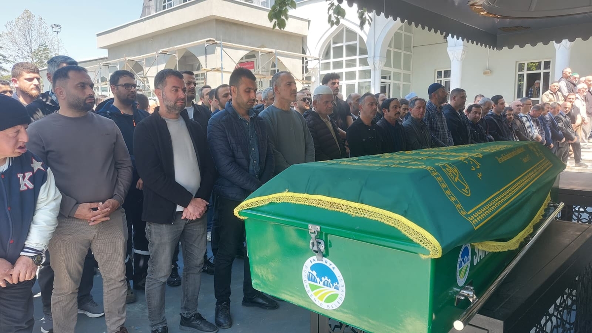 Basri Çelik Dualarla Toprağa Verildi